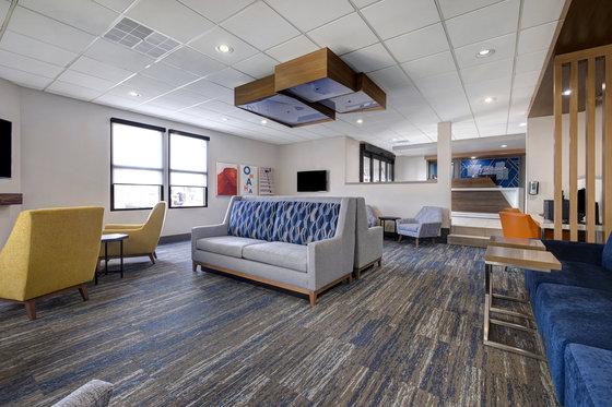 Holiday Inn Express & Suites Central Omaha By Ihg Beltér fotó